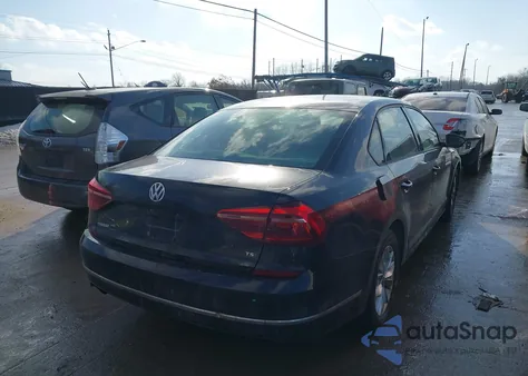 2018 Volkswagen Passat 2.0T R-Line/2.0T S z USA, uszkodzony, nr VIN 1VWAA7A32JC028530